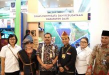 Acara pembukaan Pameran Pariwisata dan Produk Unggulan di Mega Mall Batam